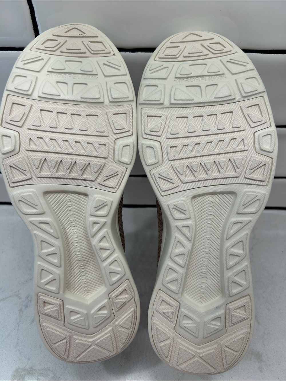 Athletic Propulsion Labs (APL) Techloom Tracer Sneakers Almond Leopard Women’s 7 - Picture 13 of 16